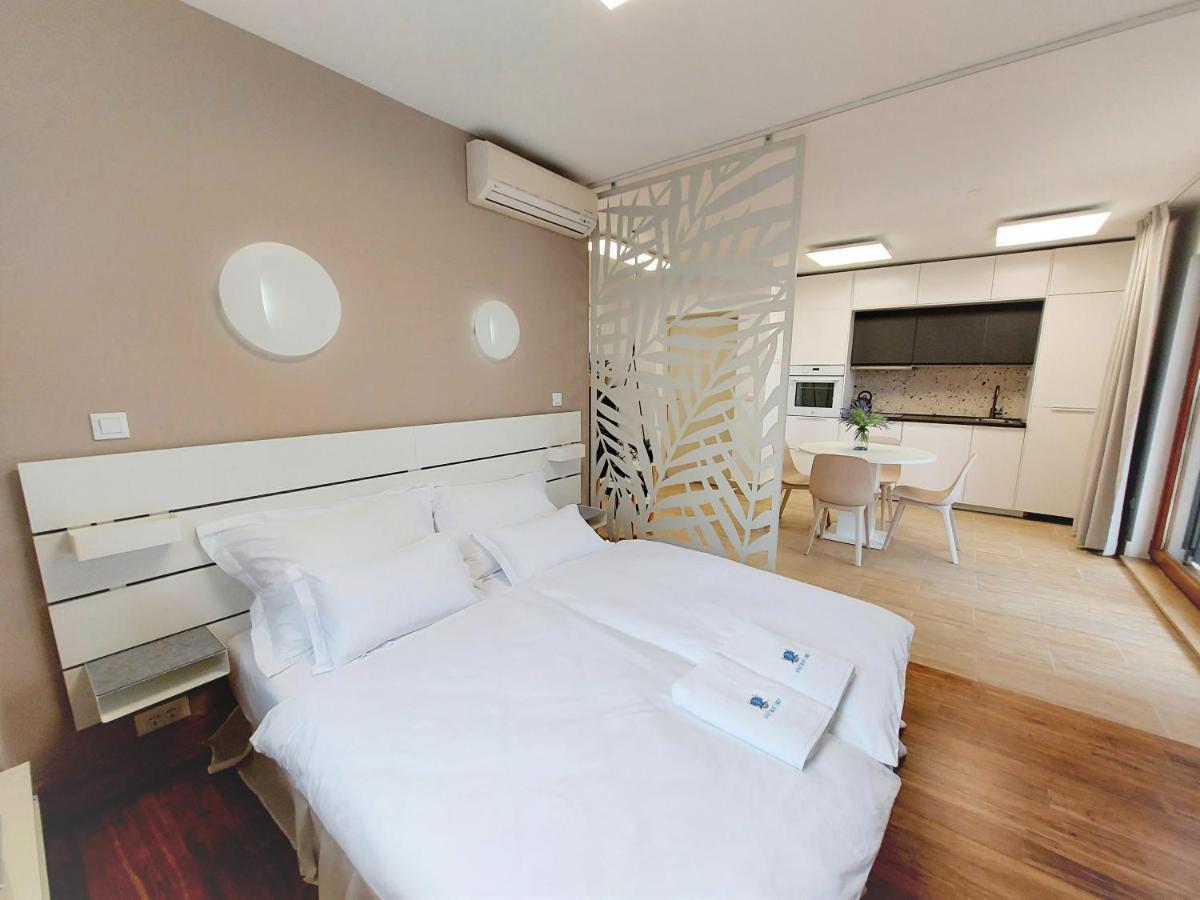 Apartment Emily Слатине Екстериор снимка