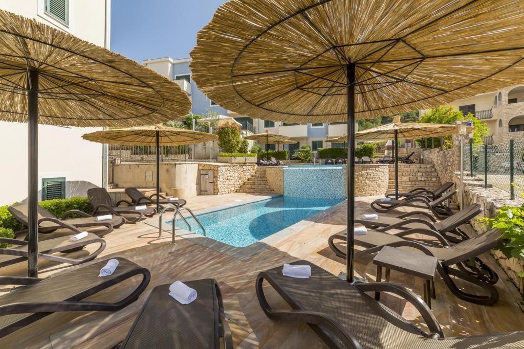 Apartment Emily Слатине Екстериор снимка