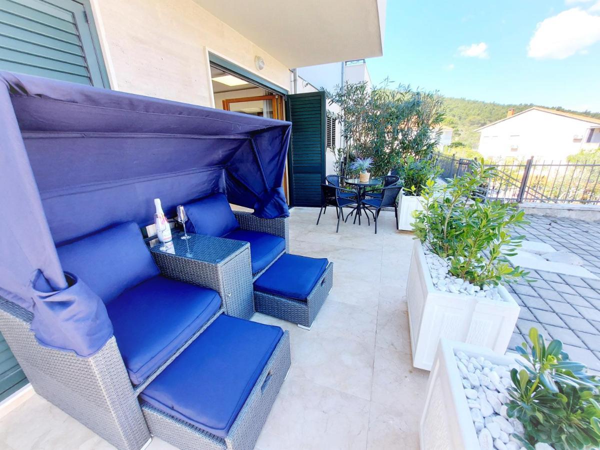 Apartment Emily Слатине Екстериор снимка