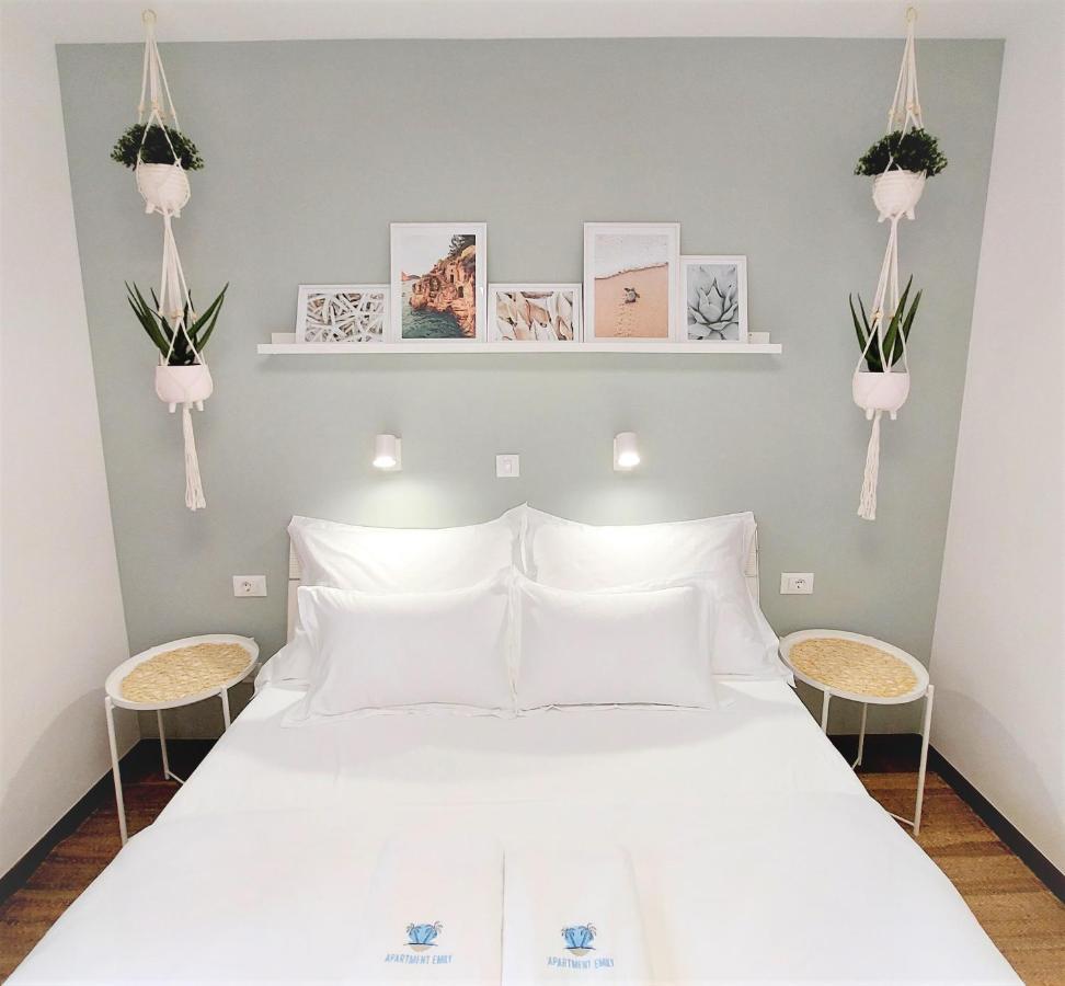 Apartment Emily Слатине Екстериор снимка